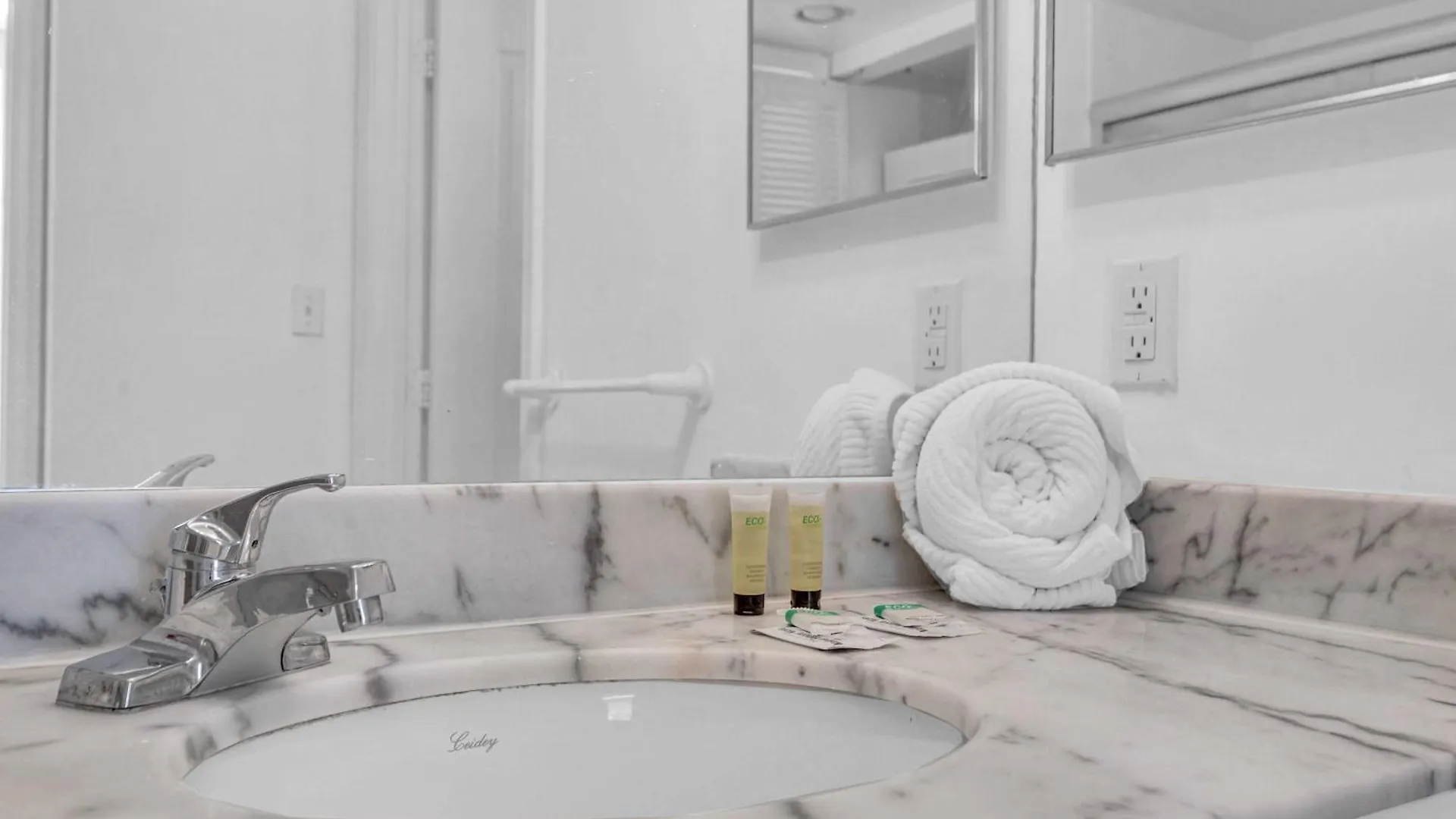 Deluxe 1 Bedroom • Brickell • Ocean View