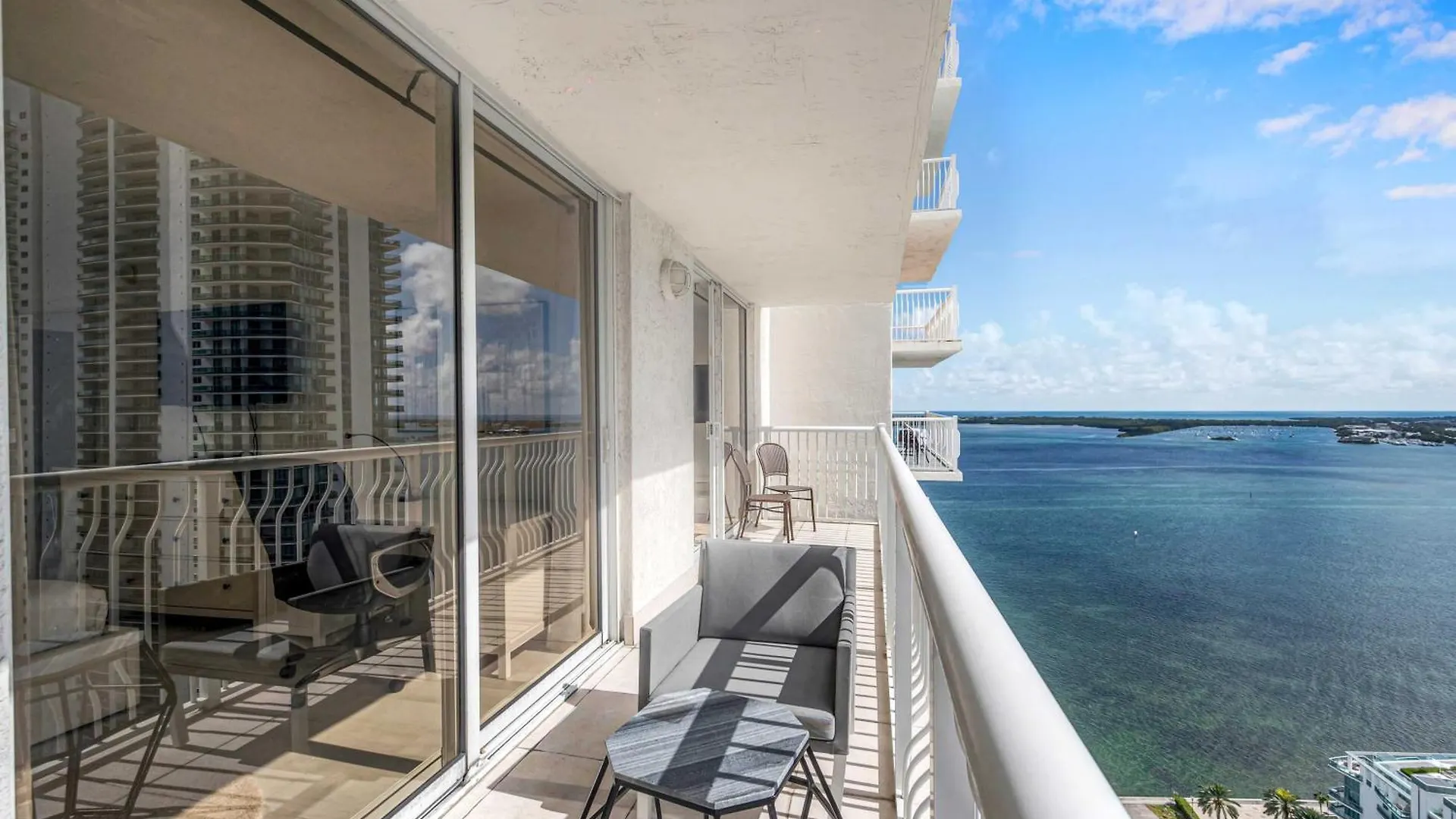 Deluxe 1 Bedroom • Brickell • Ocean View Miami