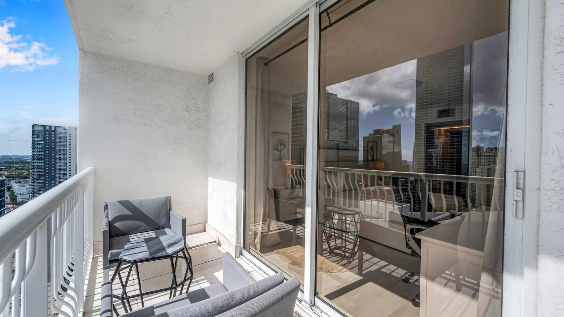 Deluxe 1 Bedroom • Brickell • Ocean View Apartment