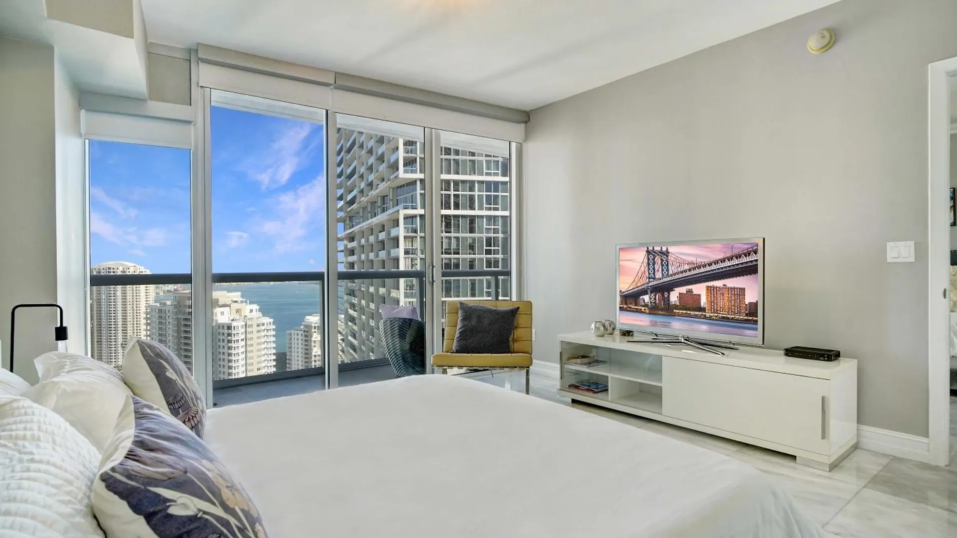 Holiday home Lux 2br - Water View - Pool - - Free Parking