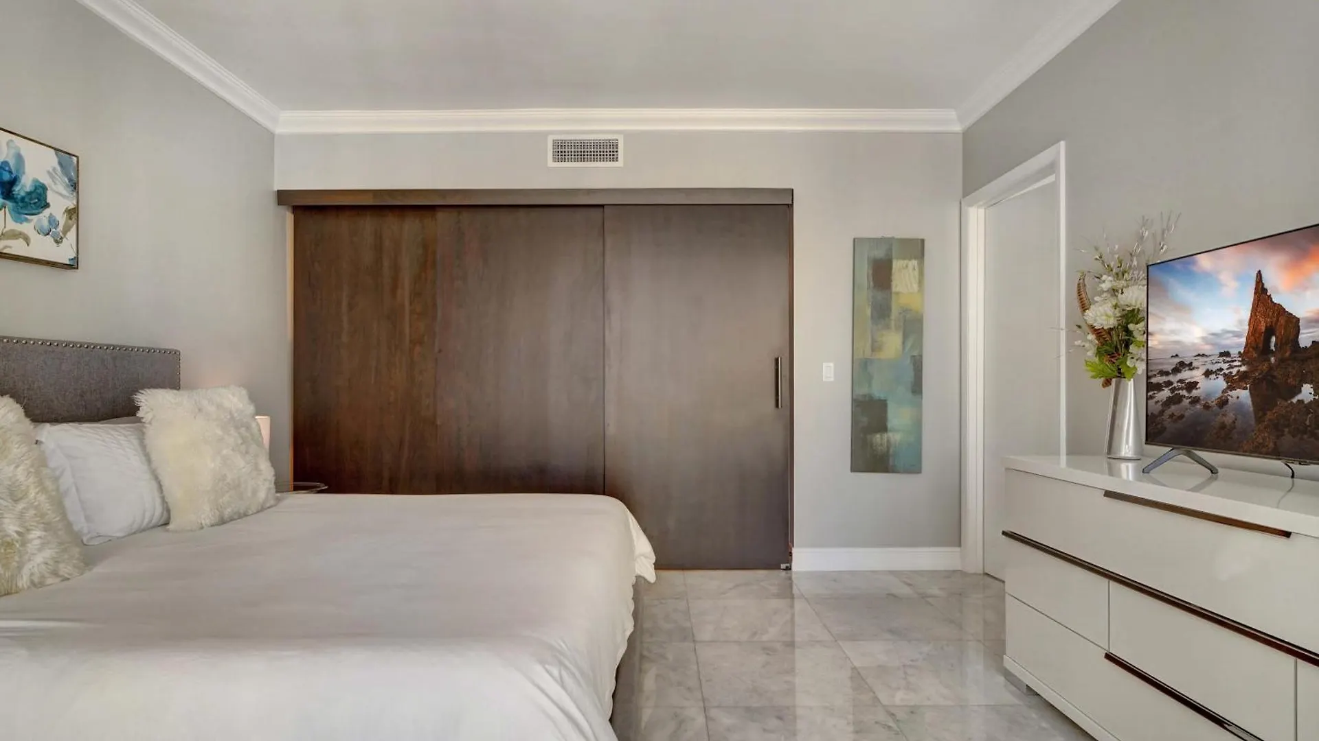 Holiday home Lux 2br - Water View - Pool - - Free Parking Miami