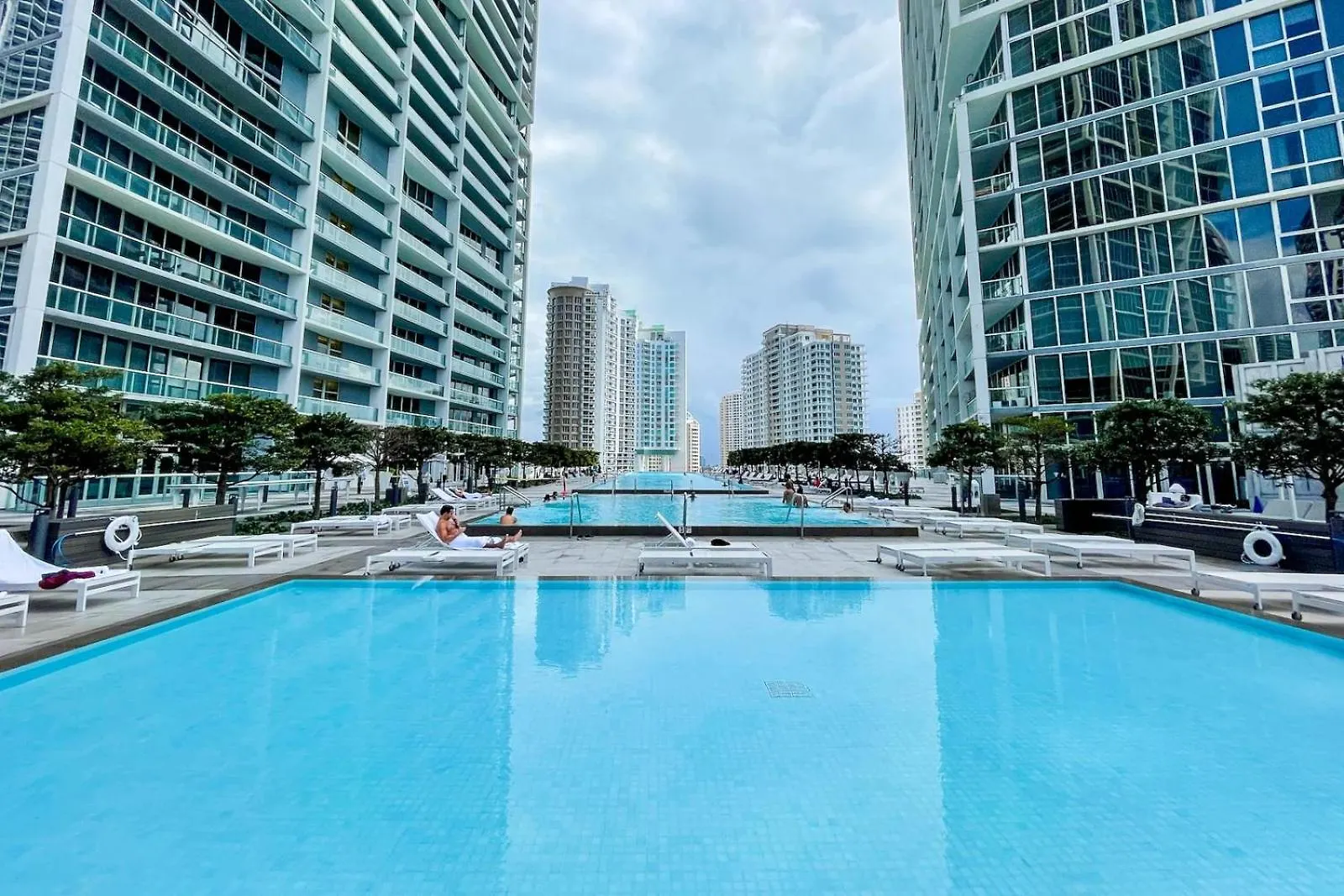Lux 2br - Water View - Pool - - Free Parking Miami