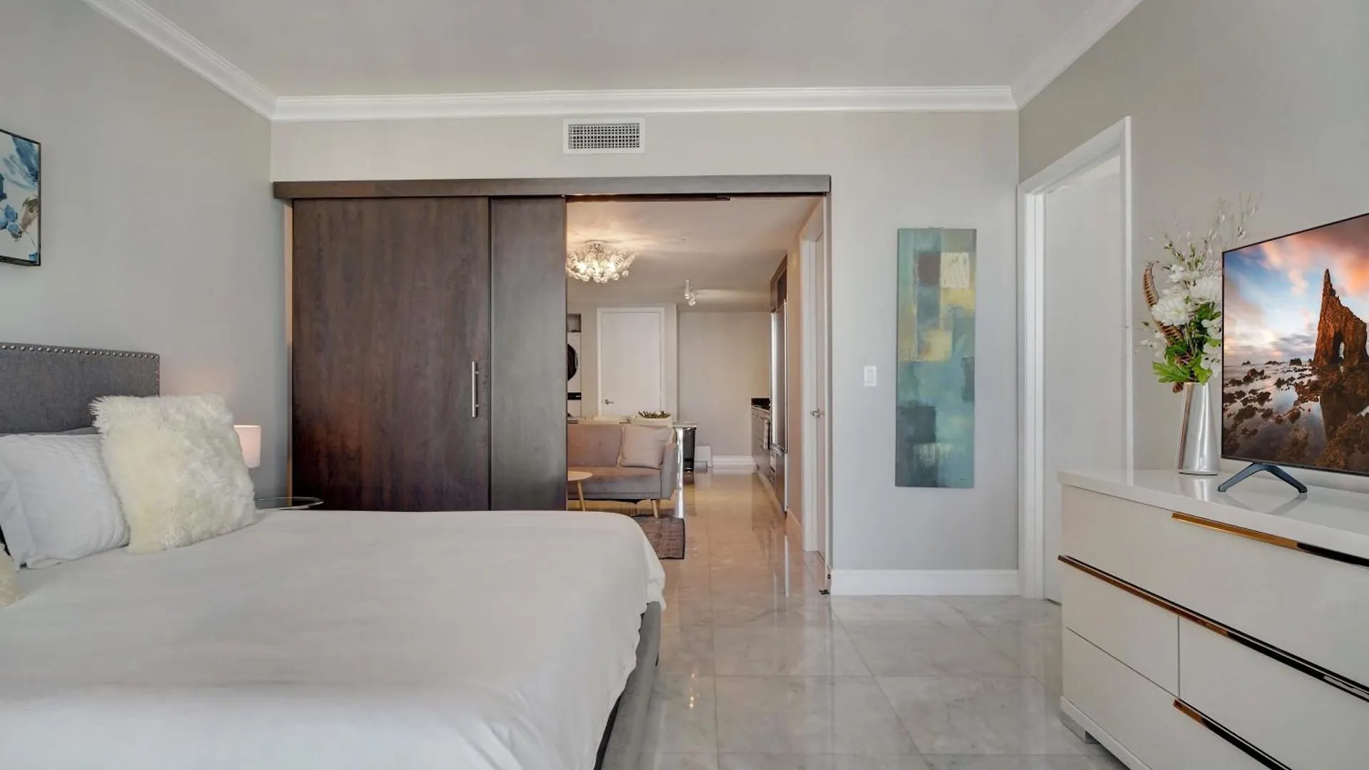 Holiday home Lux 2br - Water View - Pool - - Free Parking *