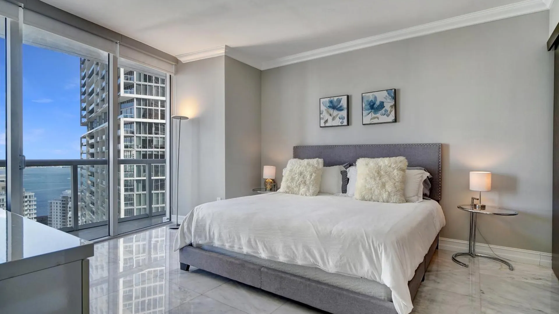 Lux 2br - Water View - Pool - - Free Parking *