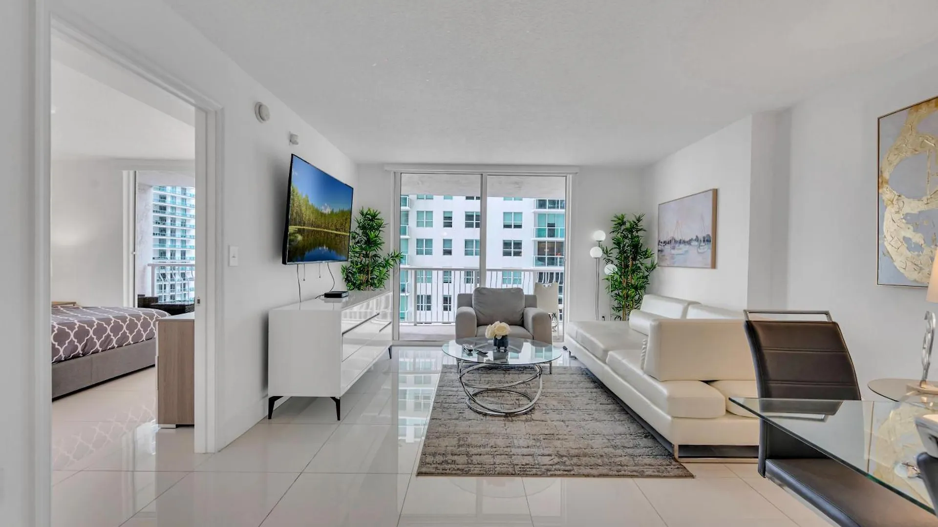 Luxury 1 Bedroom • Brickell • Unique Views Apartment