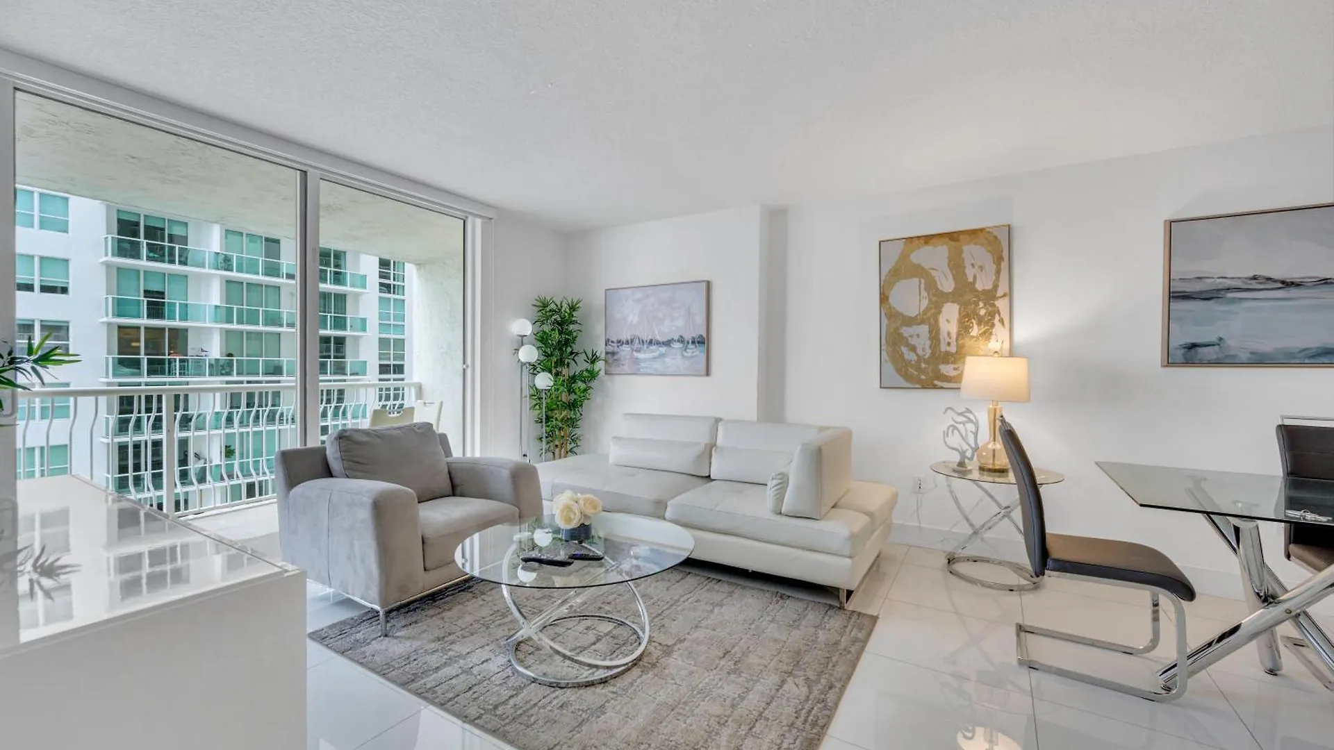 Luxury 1 Bedroom • Brickell • Unique Views Apartment