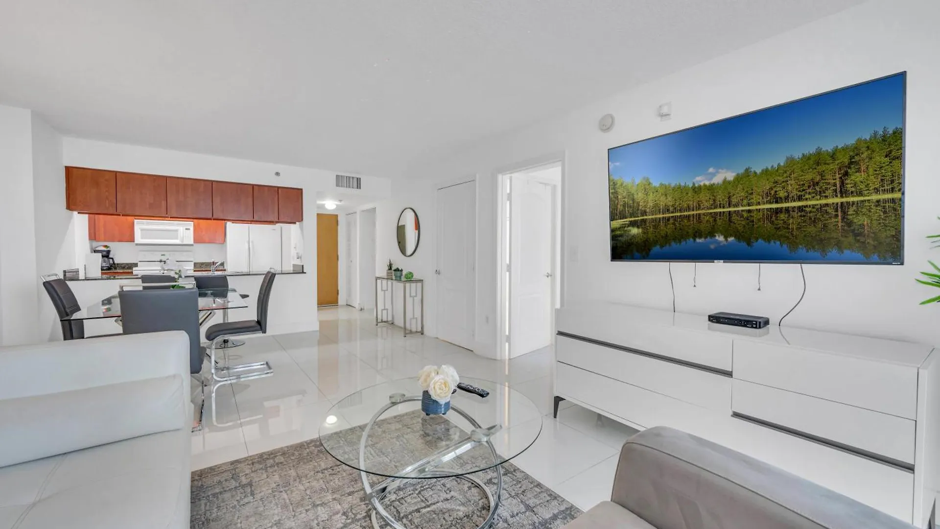 Luxury 1 Bedroom • Brickell • Unique Views *
