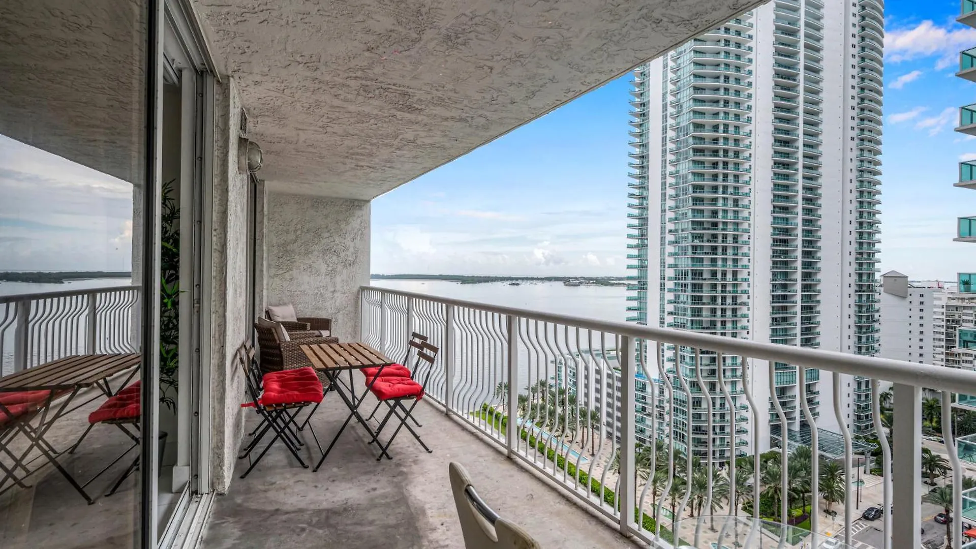 Luxury 1 Bedroom • Brickell • Unique Views * Miami