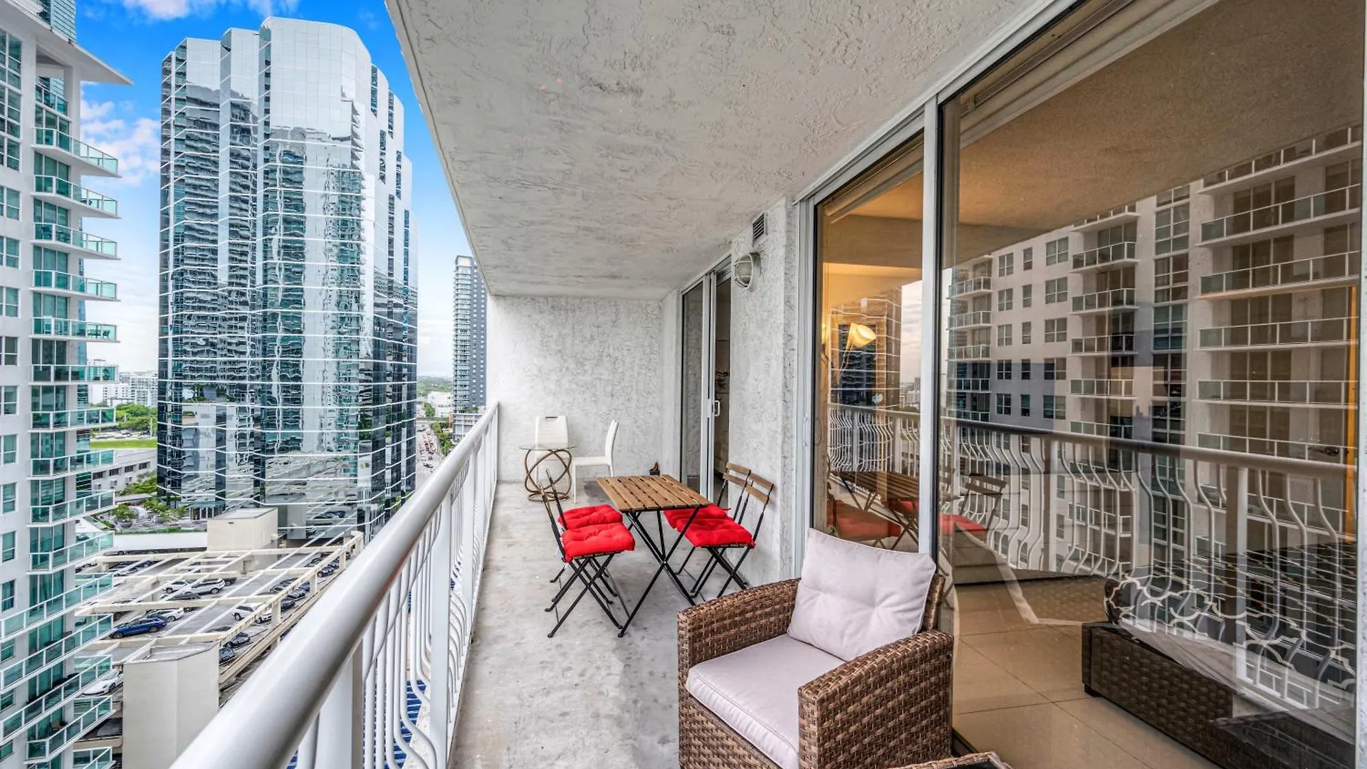 Luxury 1 Bedroom • Brickell • Unique Views Apartment