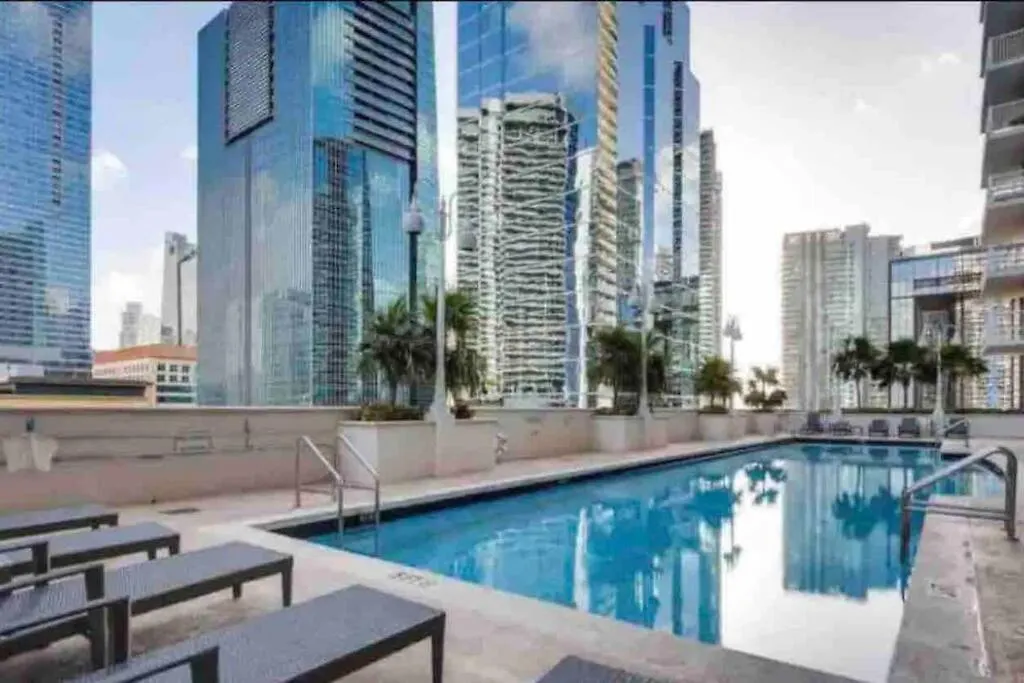Spacious 36th Flr 1 Bd 1 Bt • Brickell • Bay View