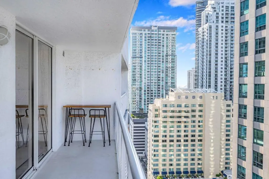Beautiful 1 Bed 1 Bath • Brickell • Bay View * Miami