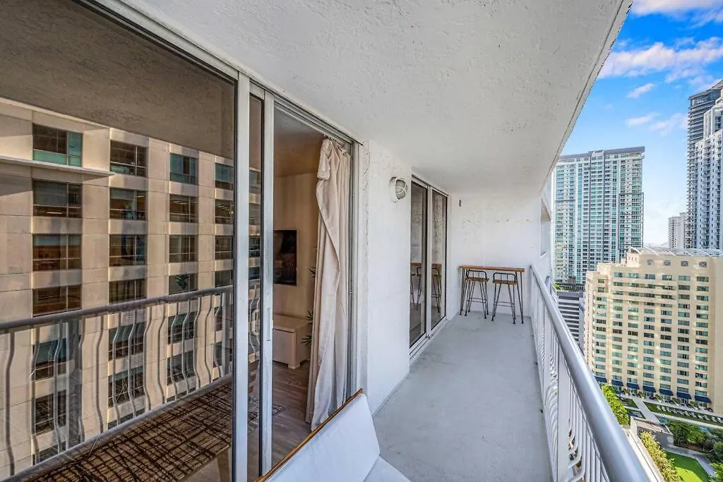 Beautiful 1 Bed 1 Bath • Brickell • Bay View Apartment *