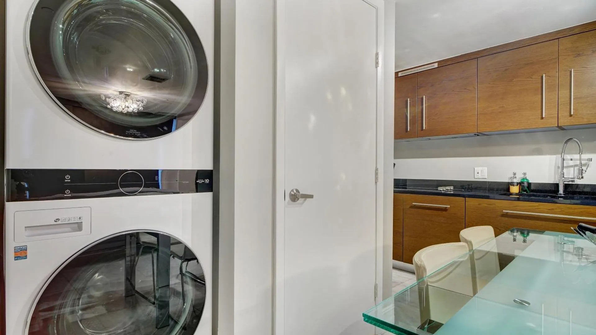 Holiday home Lux 2br - Water View - Pool - - Free Parking Miami