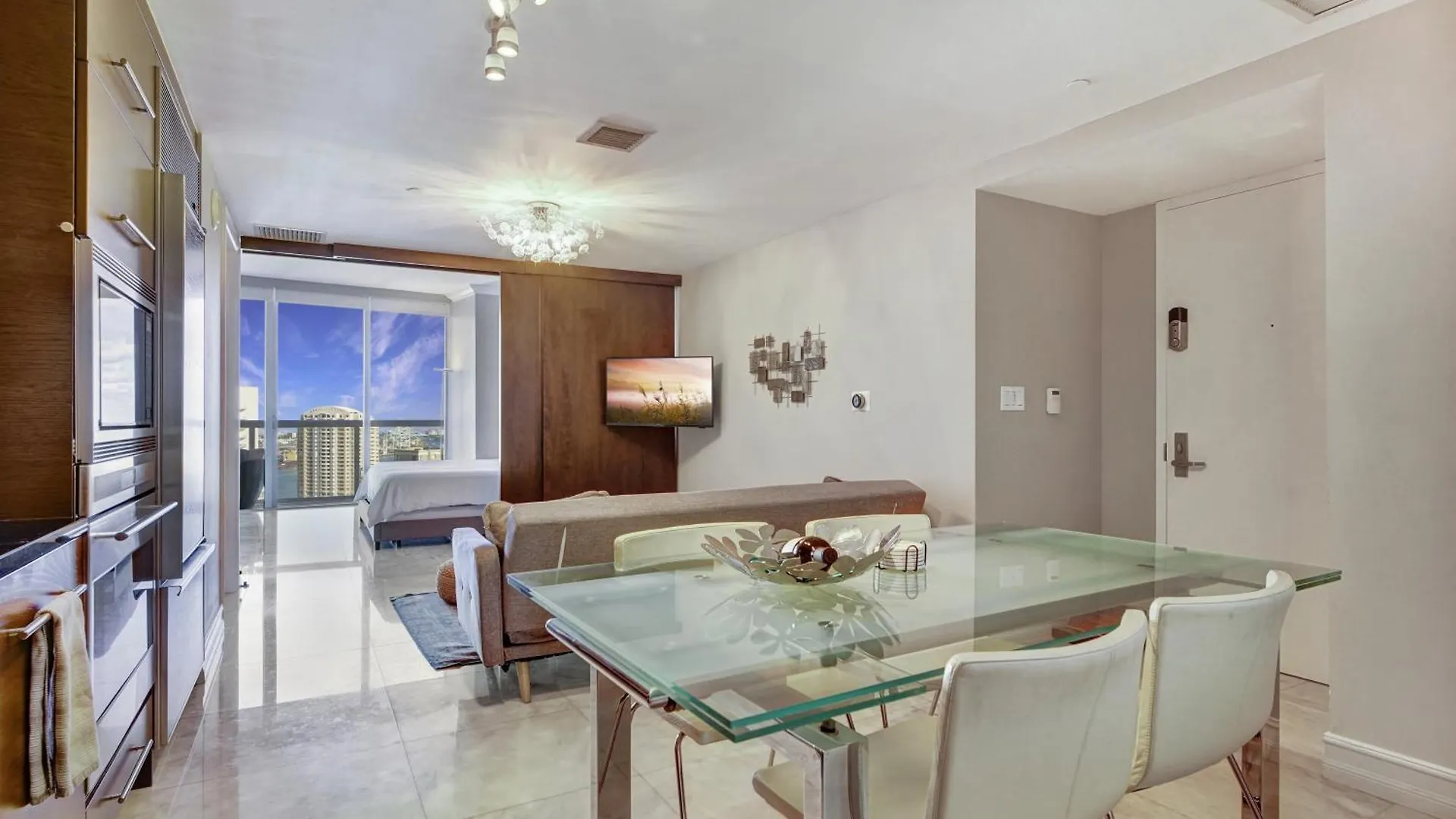 Lux 2br - Water View - Pool - - Free Parking Miami