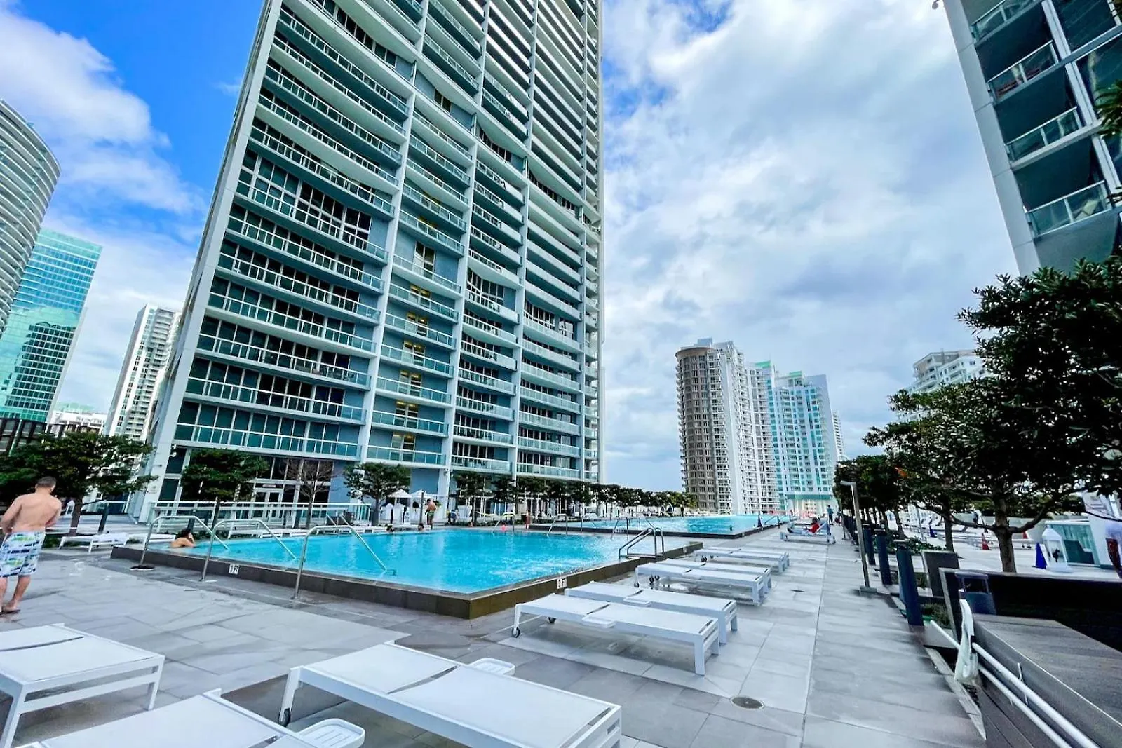 Holiday home Lux 2br - Water View - Pool - - Free Parking *