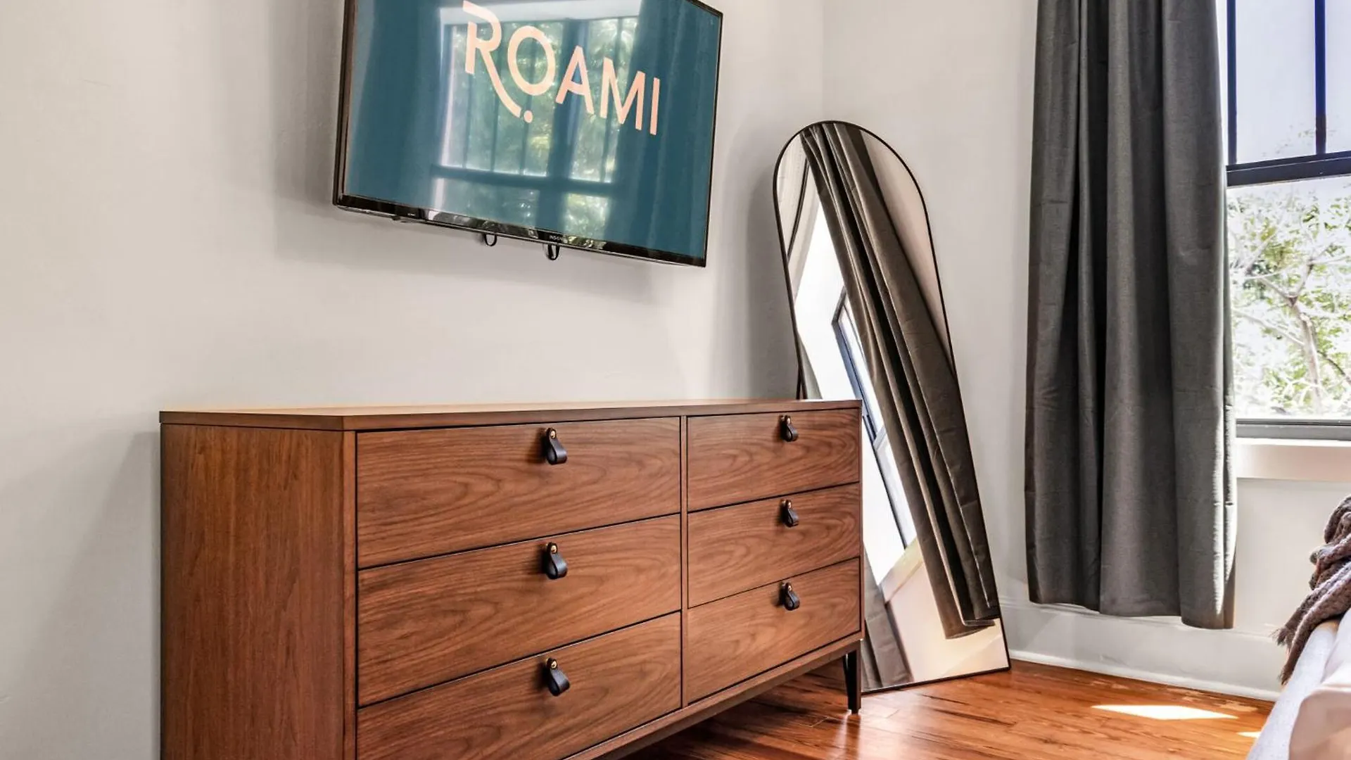 Roami At Tower - Calle Ocho Hotel Miami