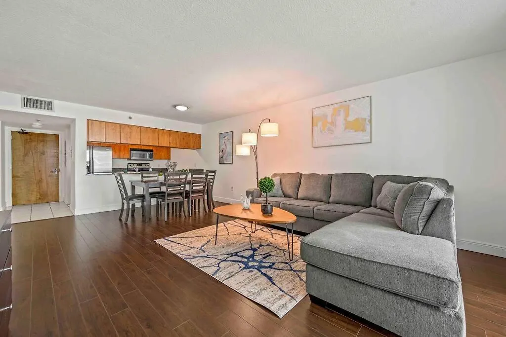 Comfy 28th Floor • Brickell • Ocean & Views Apartment *