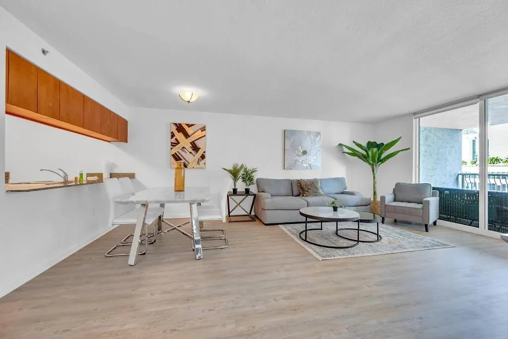 Stunning 1 Bdr 1 Bth • Brickell • Bay & Views *