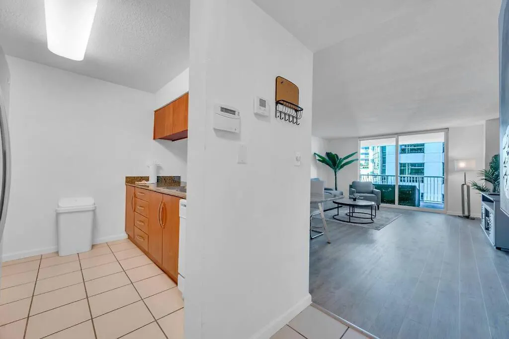 Stunning 1 Bdr 1 Bth • Brickell • Bay & Views Apartment *