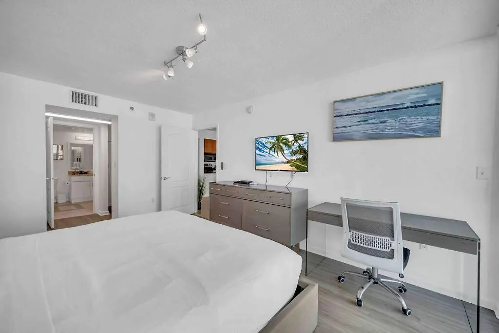 Spacious 36th Flr 1 Bd 1 Bt • Brickell • Bay View Apartmán