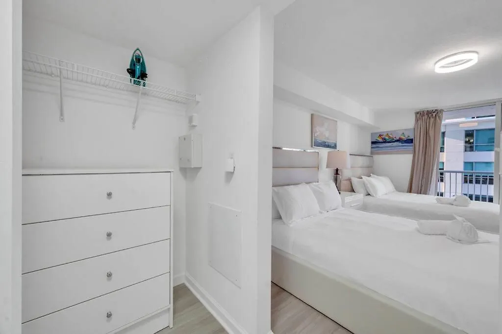 Beautiful 1 Bed 1 Bath • Brickell • Bay View *