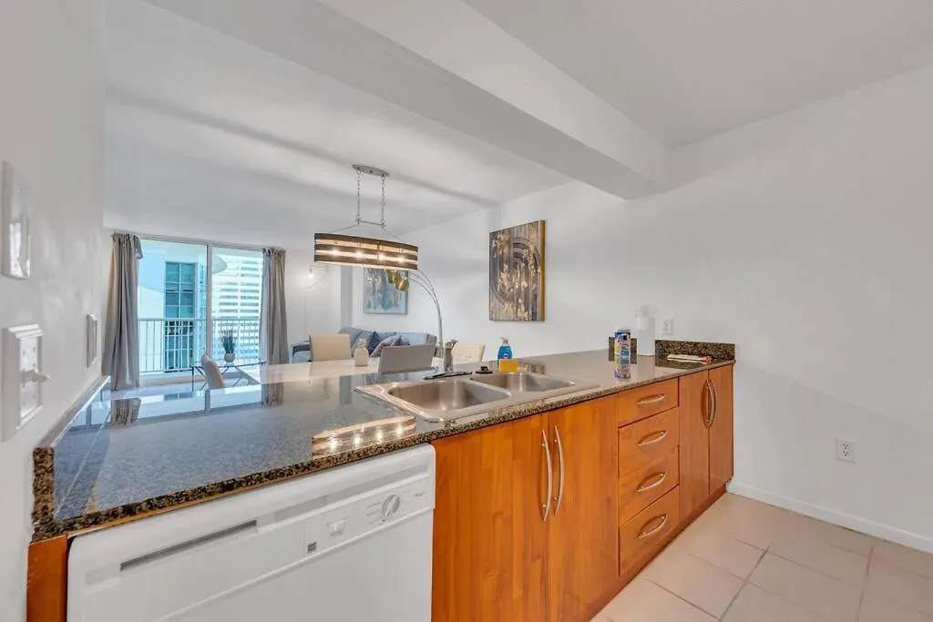 Beautiful 1 Bed 1 Bath • Brickell • Bay View