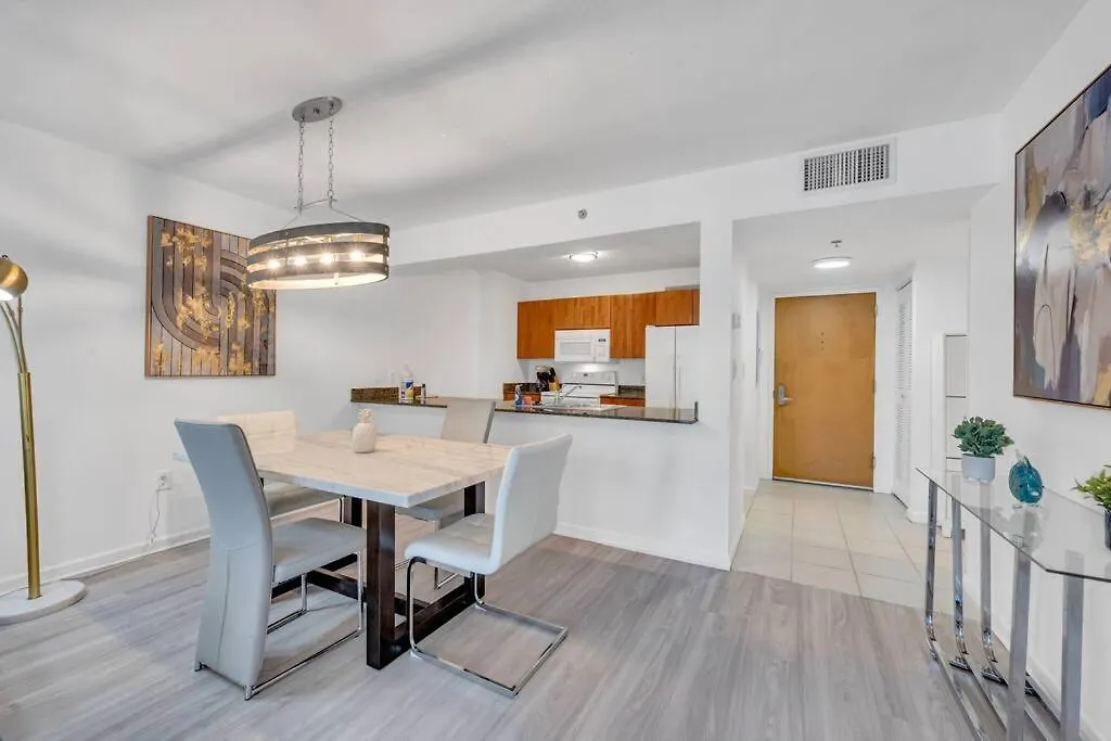 Beautiful 1 Bed 1 Bath • Brickell • Bay View Apartment
