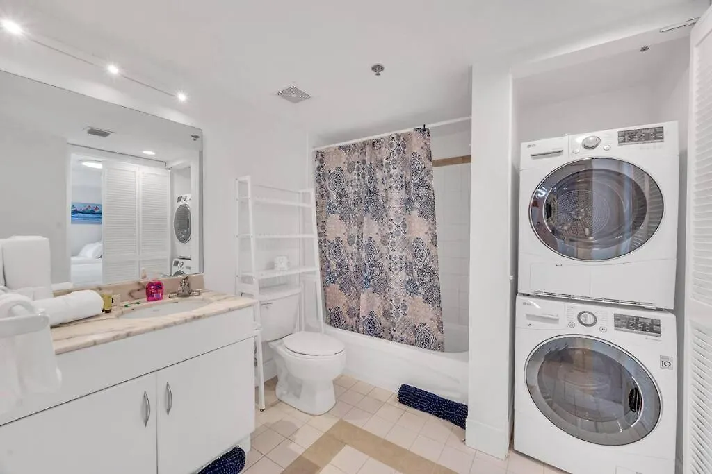 Beautiful 1 Bed 1 Bath • Brickell • Bay View Miami