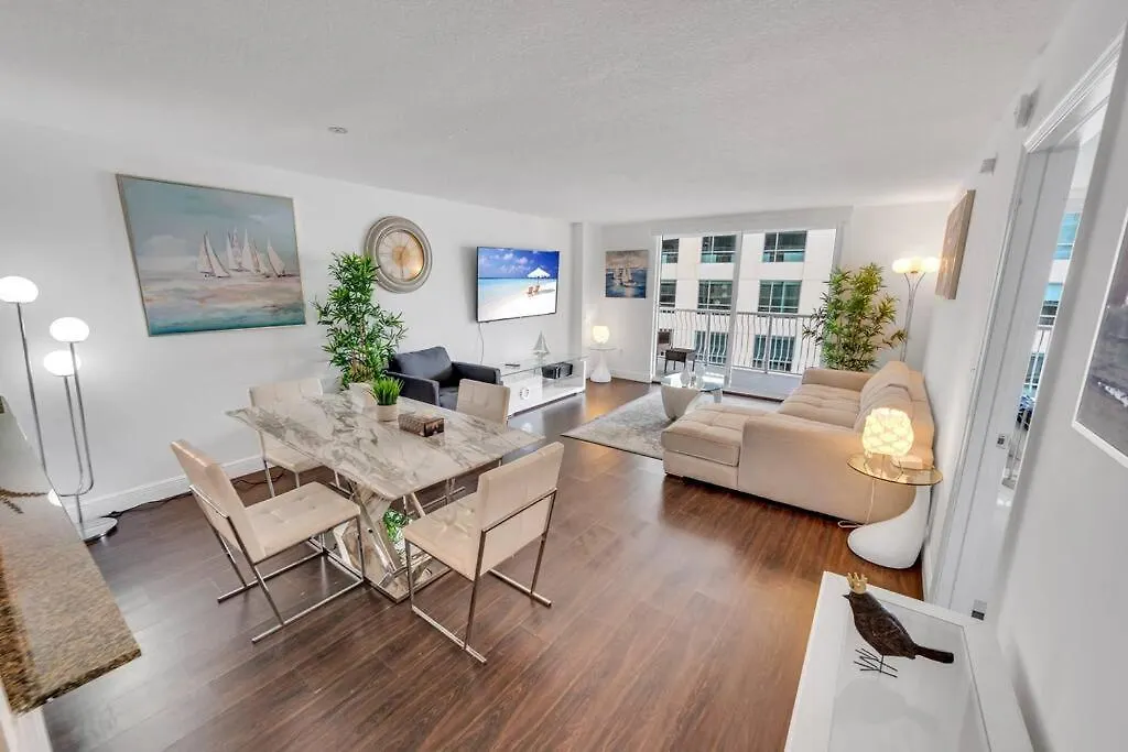 Dazzling 1 Bed 1 Bth • Brickell • Bay & View