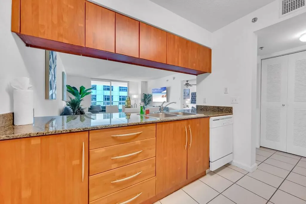 Apartment Stunning 1 Bdr 1 Bth • Brickell • Bay & Views *