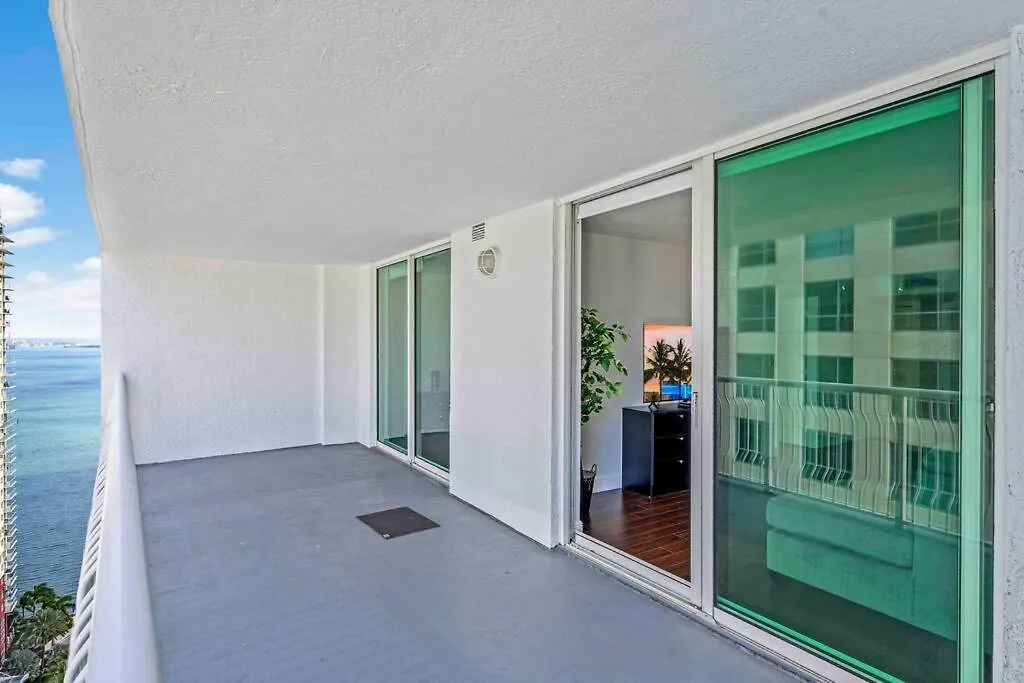 Comfy 28th Floor • Brickell • Ocean & Views Apartment