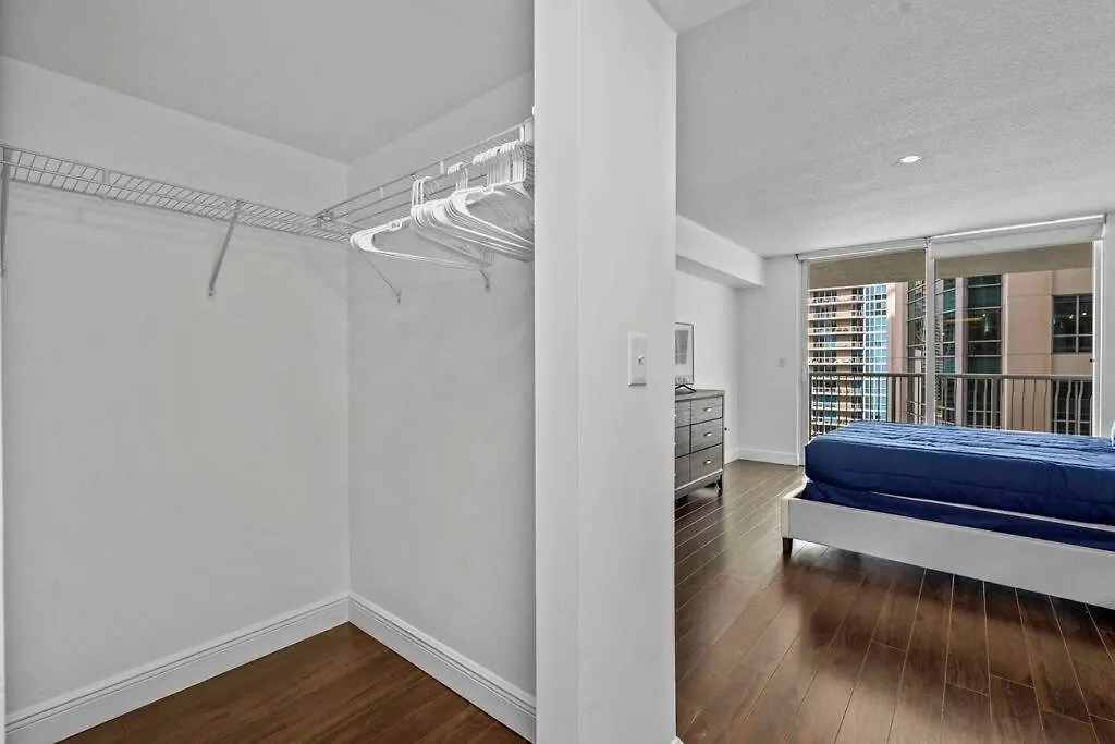 Comfy 28th Floor • Brickell • Ocean & Views Apartment