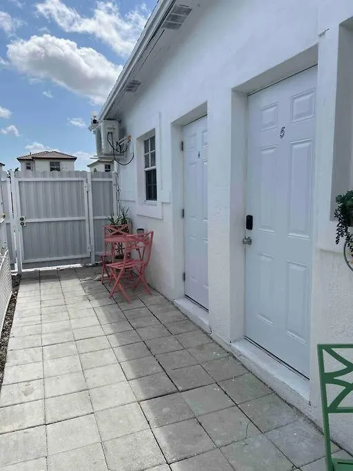 And Cozy 4 * Miami