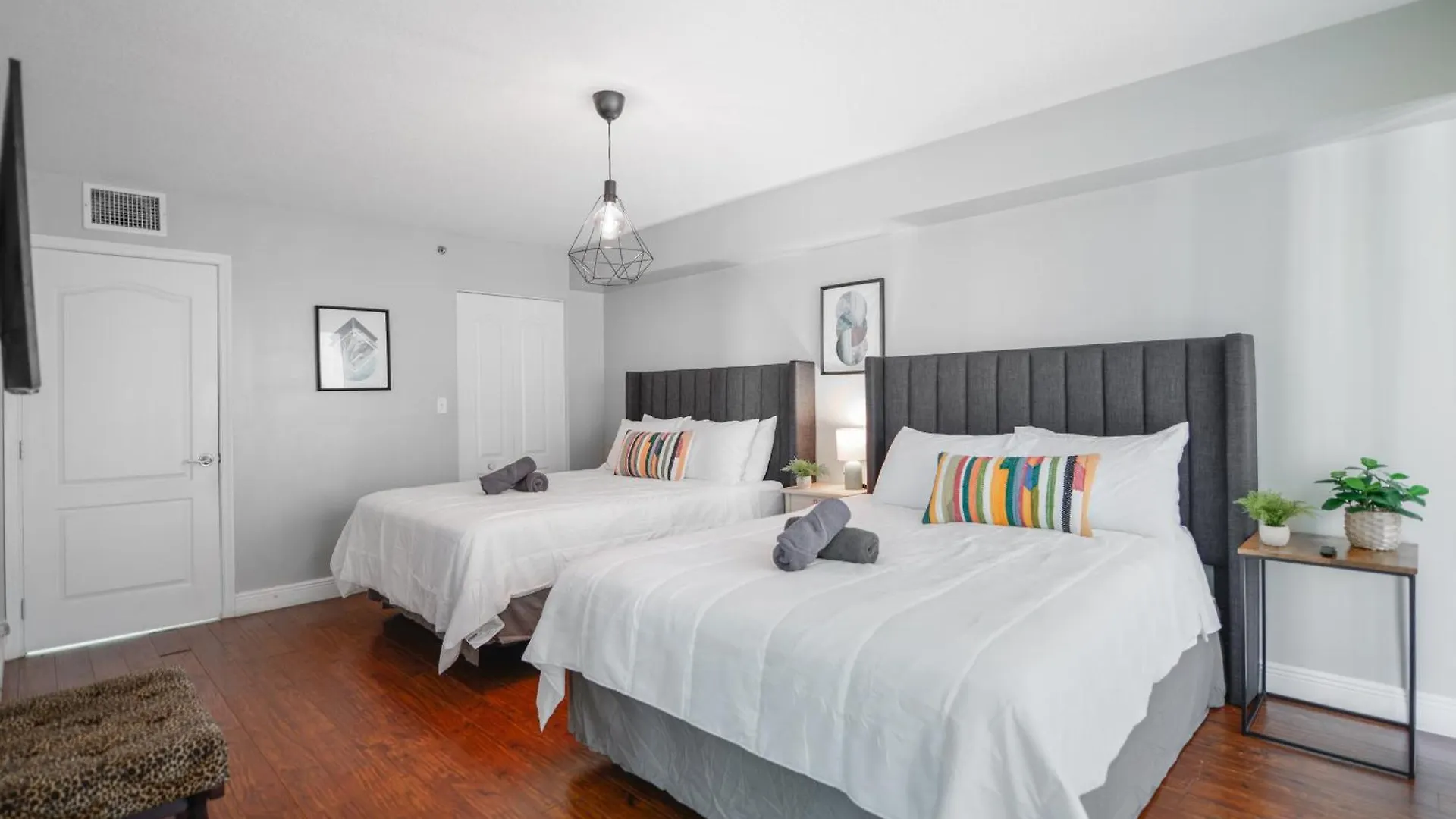 Amazing 3 Bedroom At Brickell With Pool 아파트 *