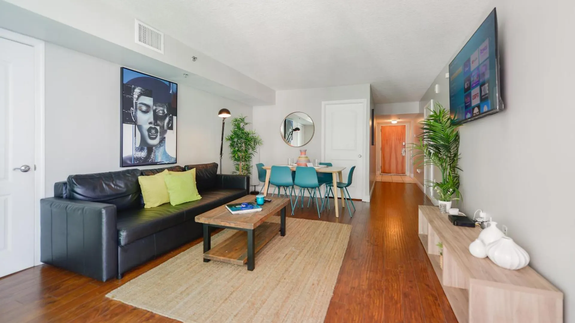 Amazing 3 Bedroom At Brickell With Pool 아파트 마이애미