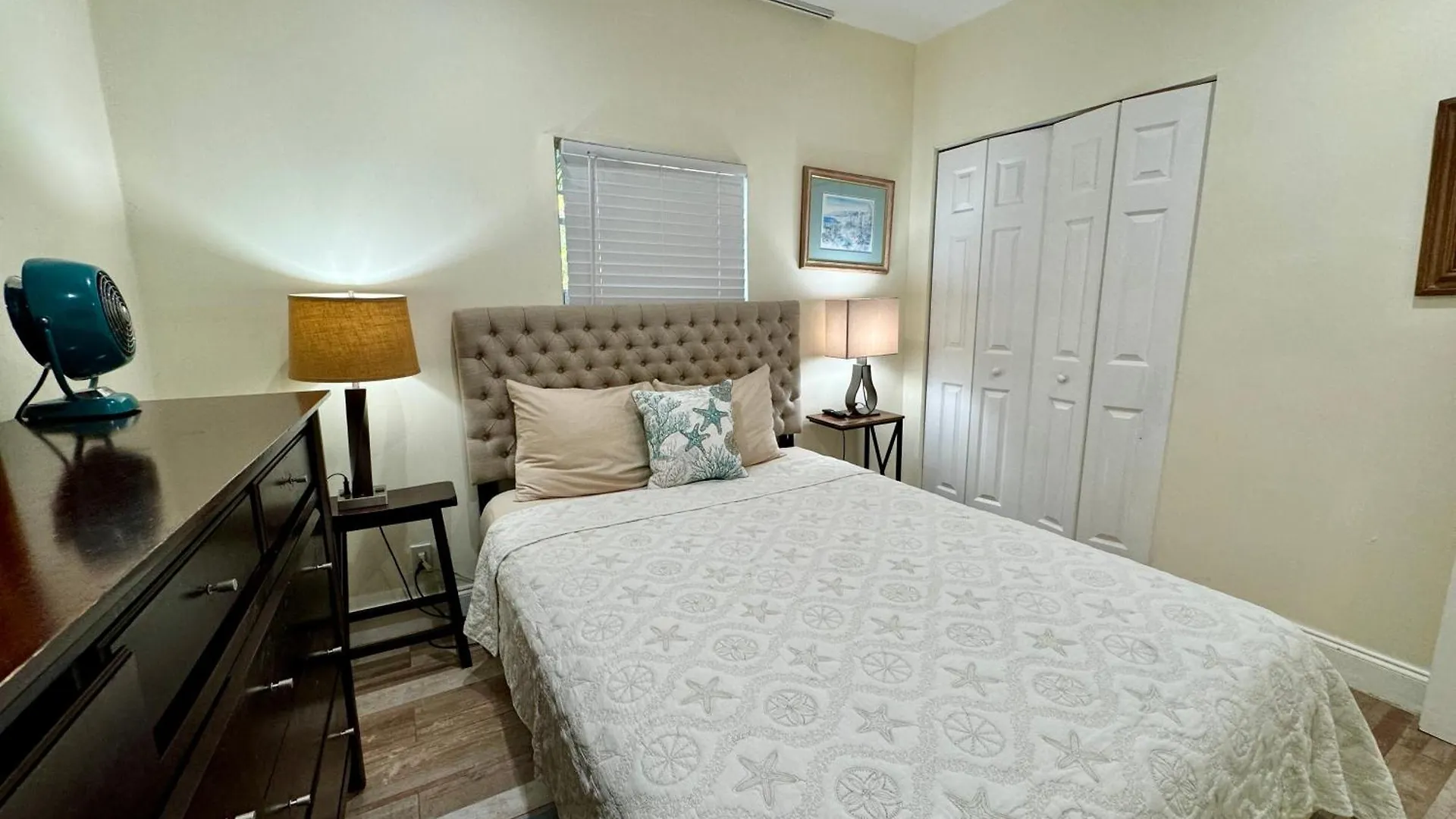 Bright Townhouse 3 Bedroom Free Parkig Garden