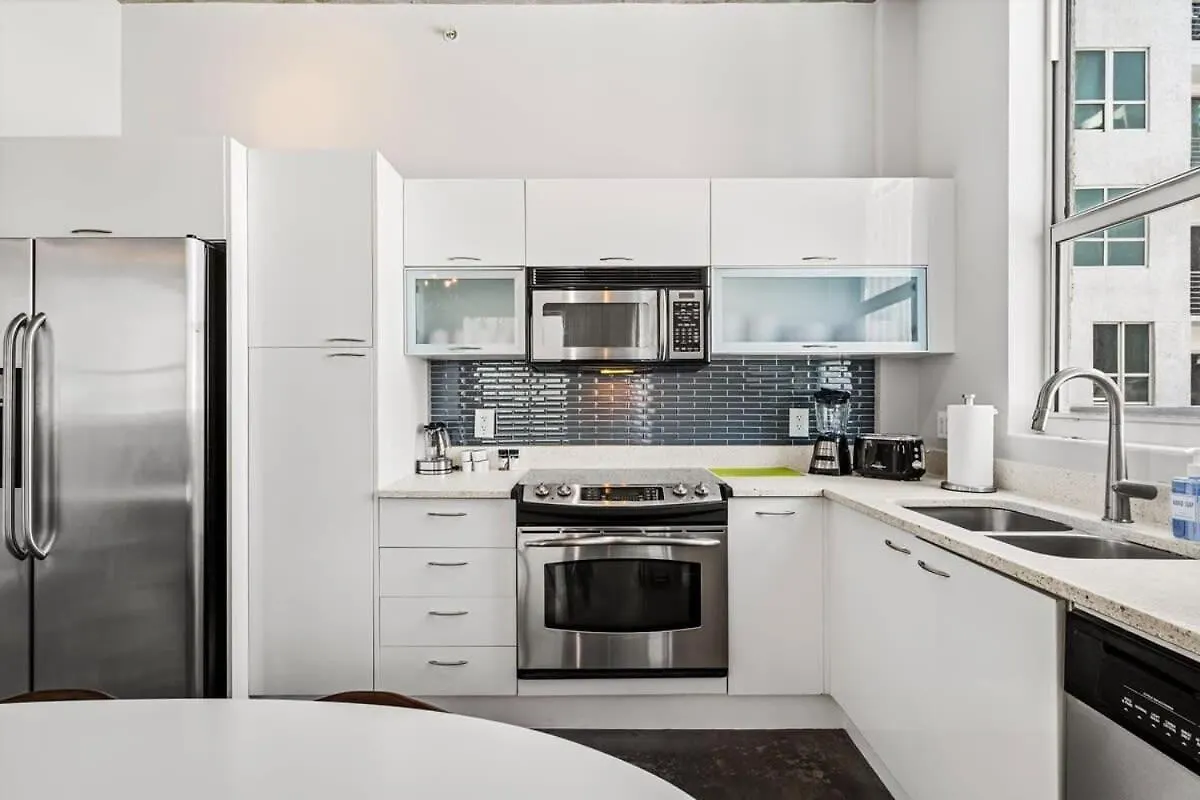Apartment Long Term Allowed Dt Rooftop And Lap Pool Miami