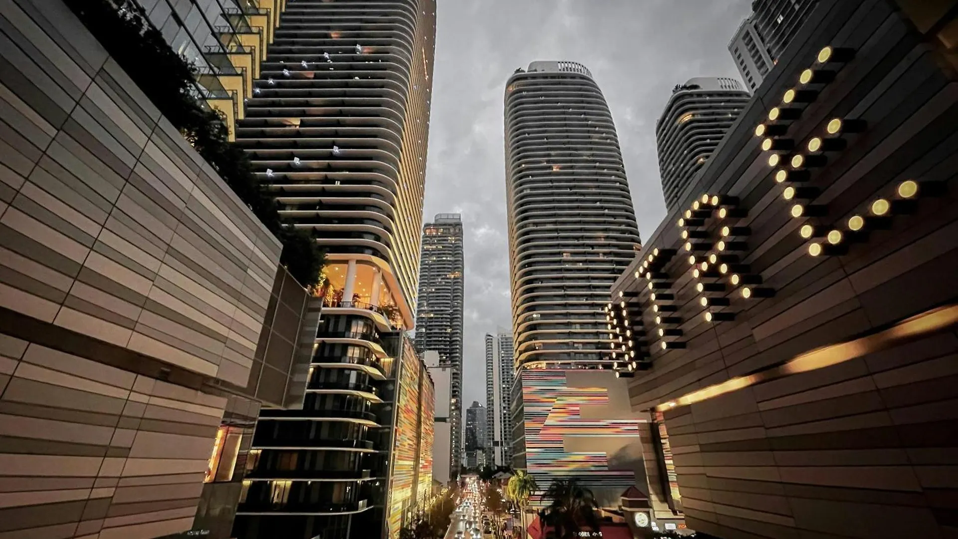 Downtown Brickell- Free Pool -gym- * Miami