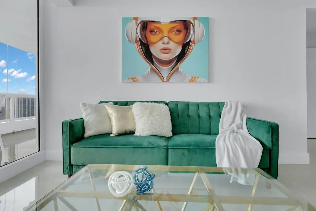 Shades Of Sky Penthouse! Newly Renovated Apartman