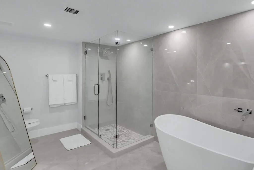 Apartman Shades Of Sky Penthouse! Newly Renovated *