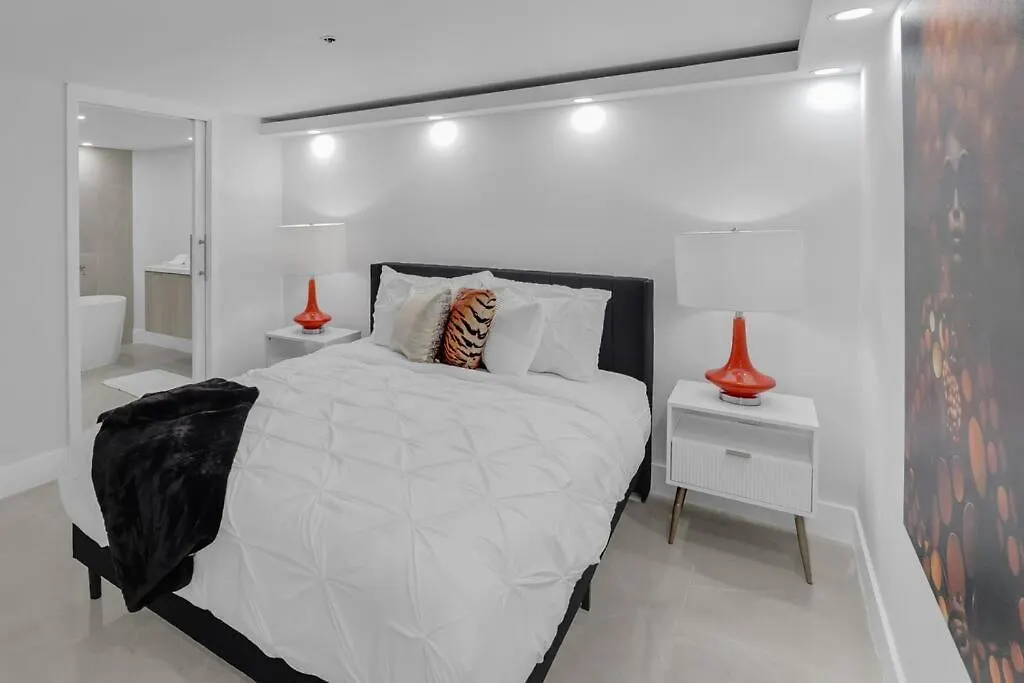 Shades Of Sky Penthouse! Newly Renovated Apartman