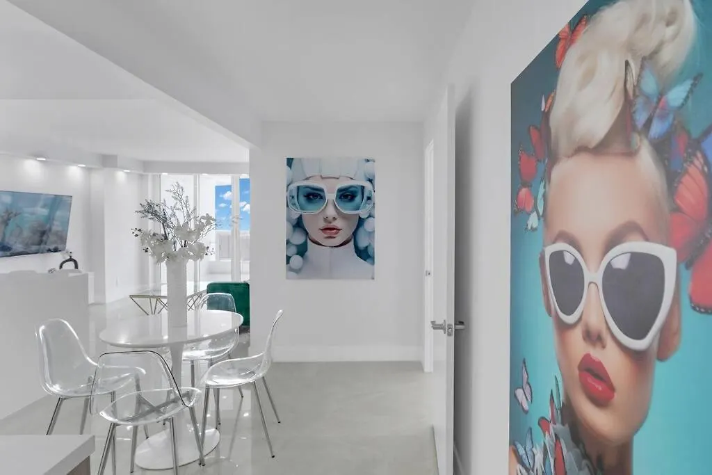 Apartment Shades Of Sky Penthouse! Newly Renovated *