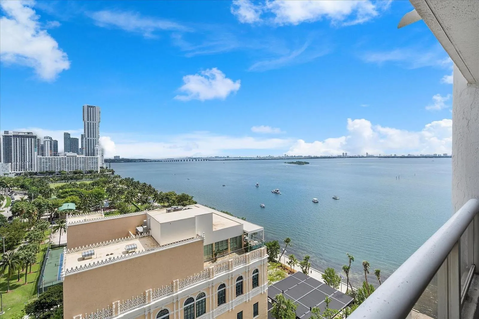 Beautiful Water & Park Views, Remodeled, Wfh Office