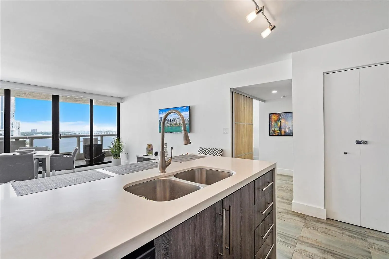 Apartment Beautiful Water & Park Views, Remodeled, Wfh Office Miami