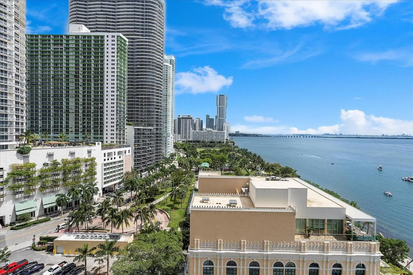 Apartment Beautiful Water & Park Views, Remodeled, Wfh Office *