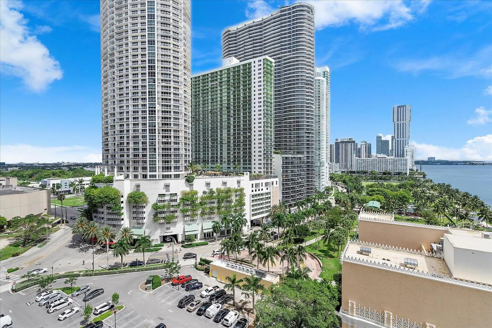 Beautiful Water & Park Views, Remodeled, Wfh Office Apartment Miami
