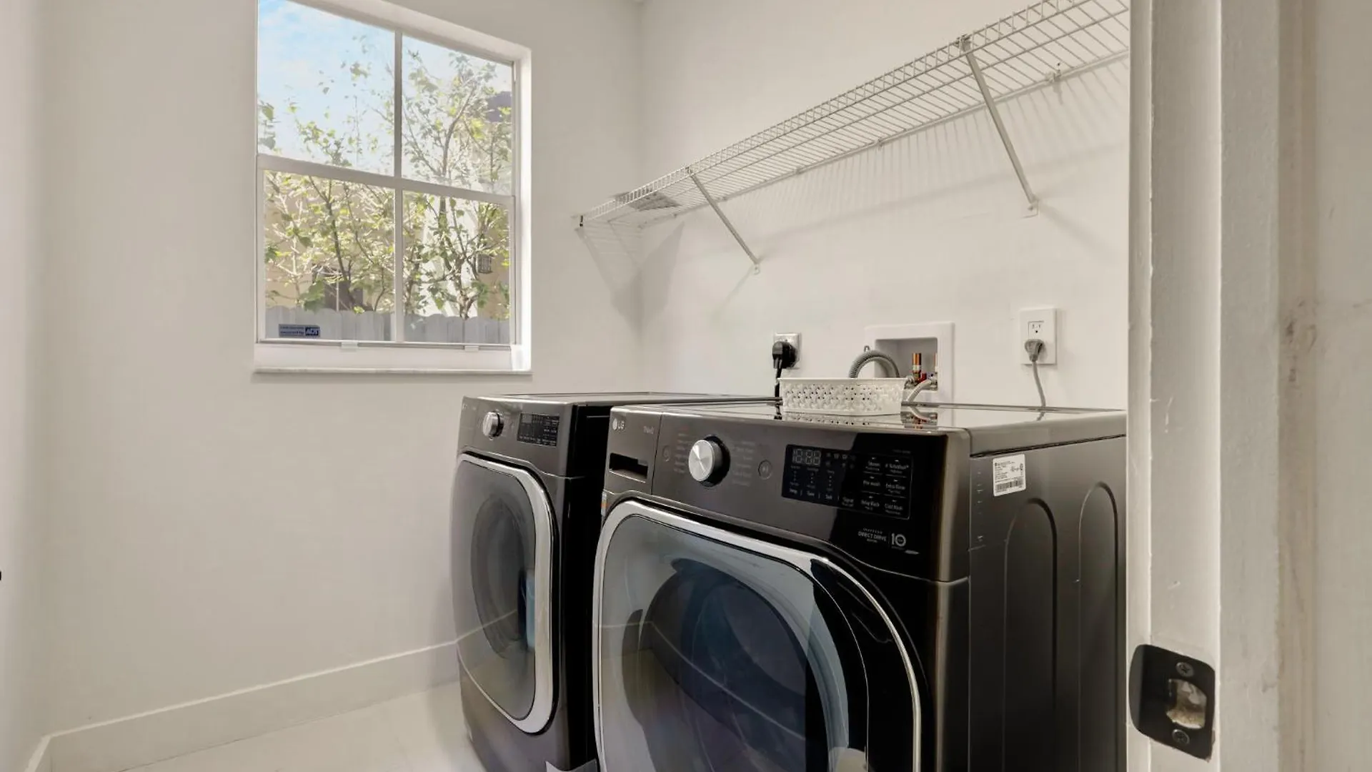 Luxe Pool, Bbq & Fire Pit - 5 Min To Dolphinmall * Miami