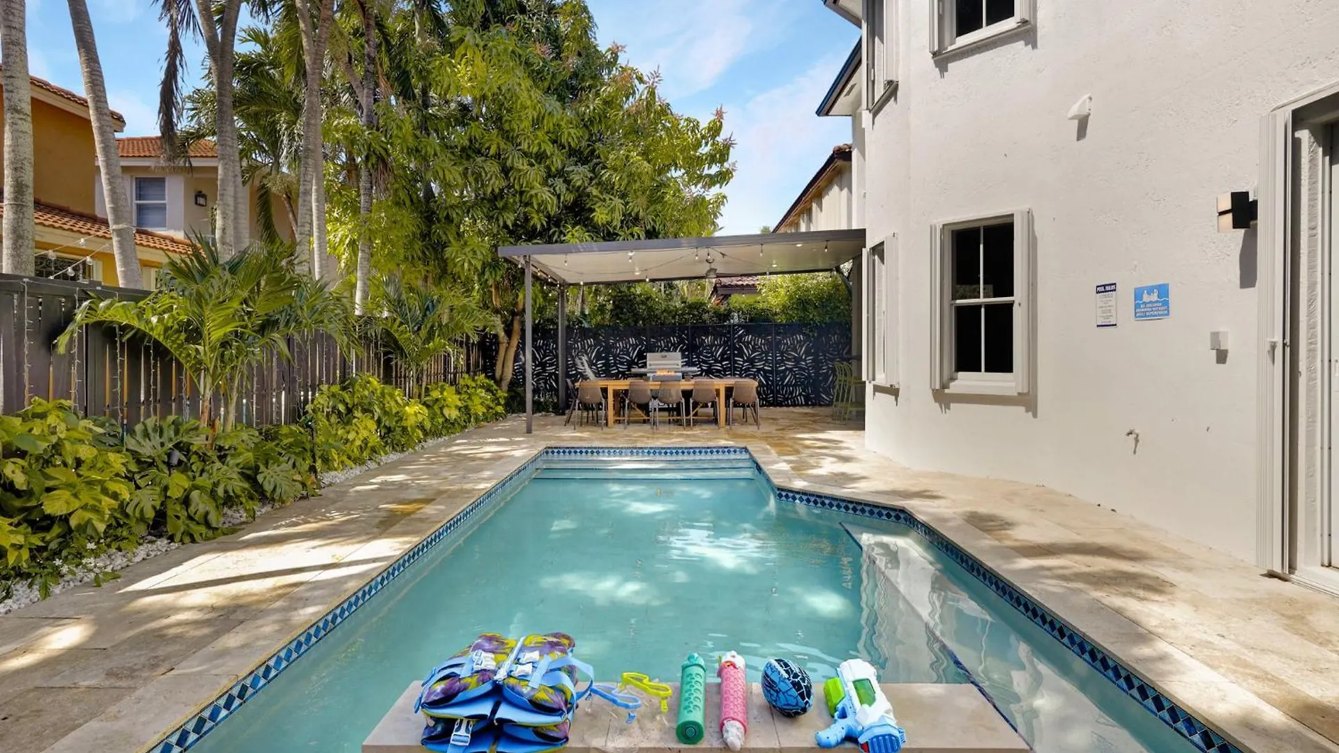 Holiday home Luxe Pool, Bbq & Fire Pit - 5 Min To Dolphinmall Miami