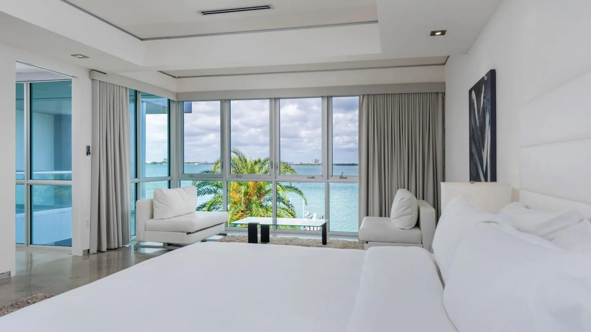 Discover Paradise Your Exclusive Waterfront Escape * Miami
