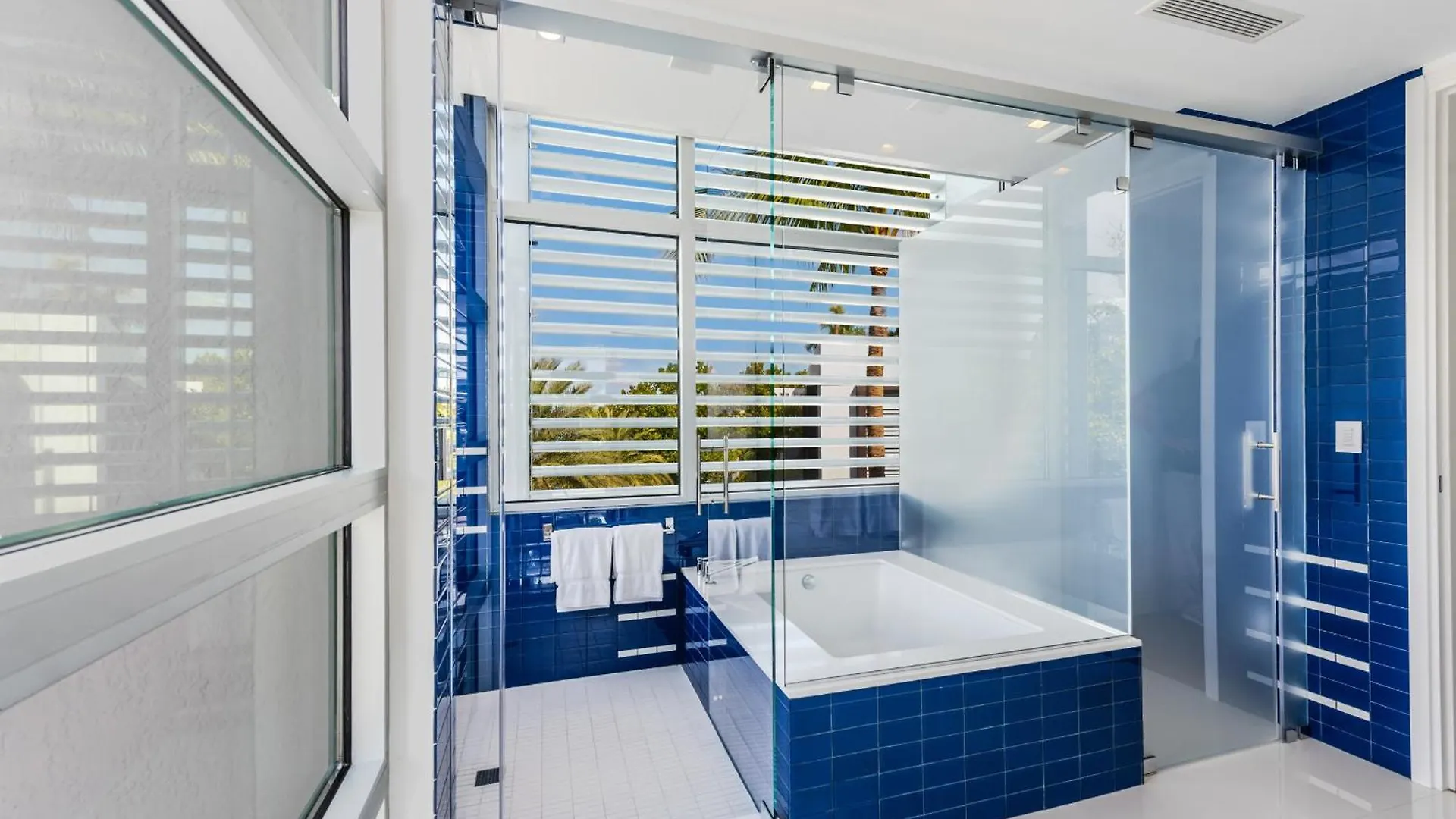 Indulge In Waterfront Elegance Your Ultra Luxury Estate Beckons! *